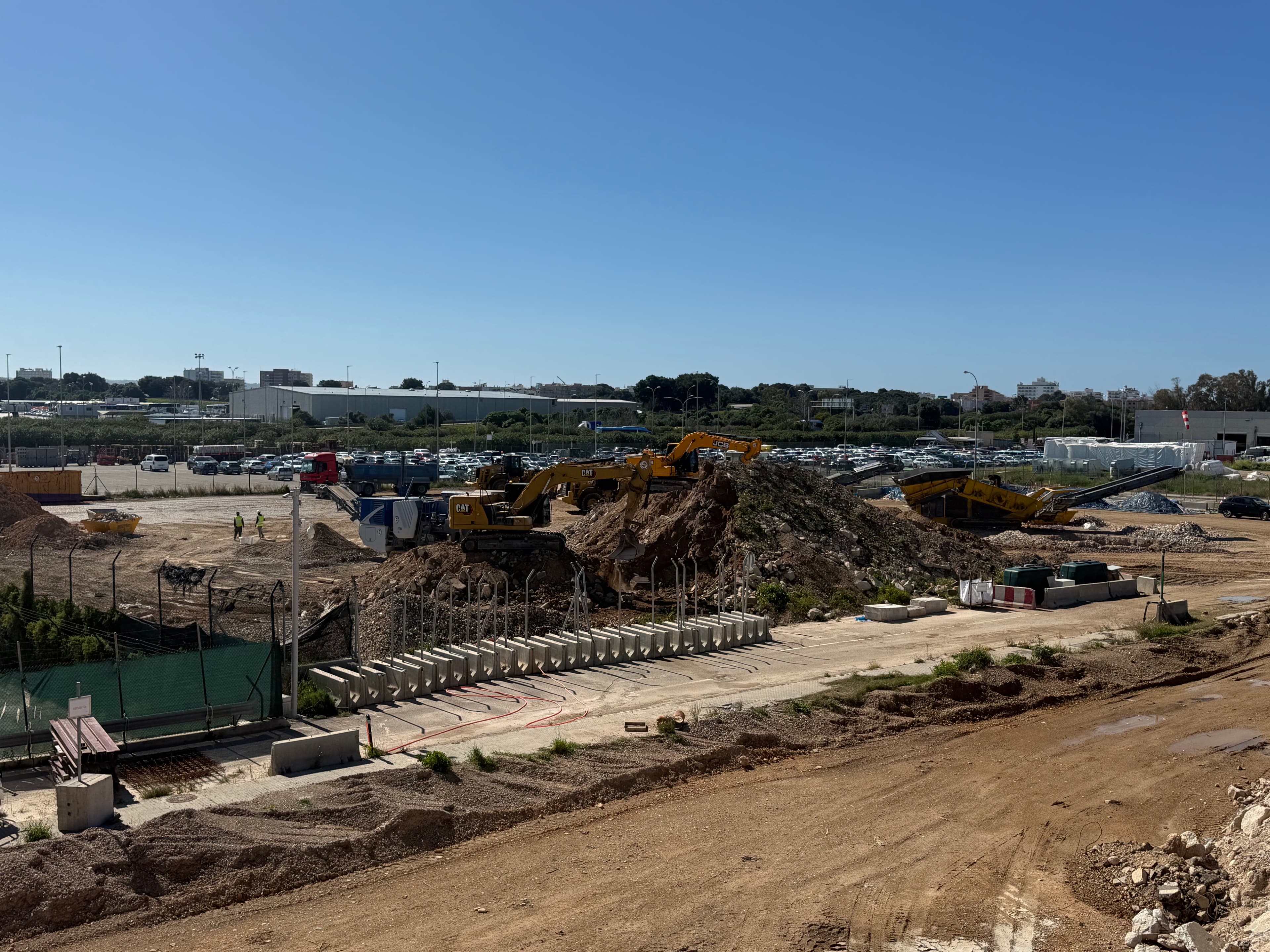 RECICLAJE DE MATERIAL DE DERRIBO EN EL AEROPUERTO DE PALMA miniatura 3