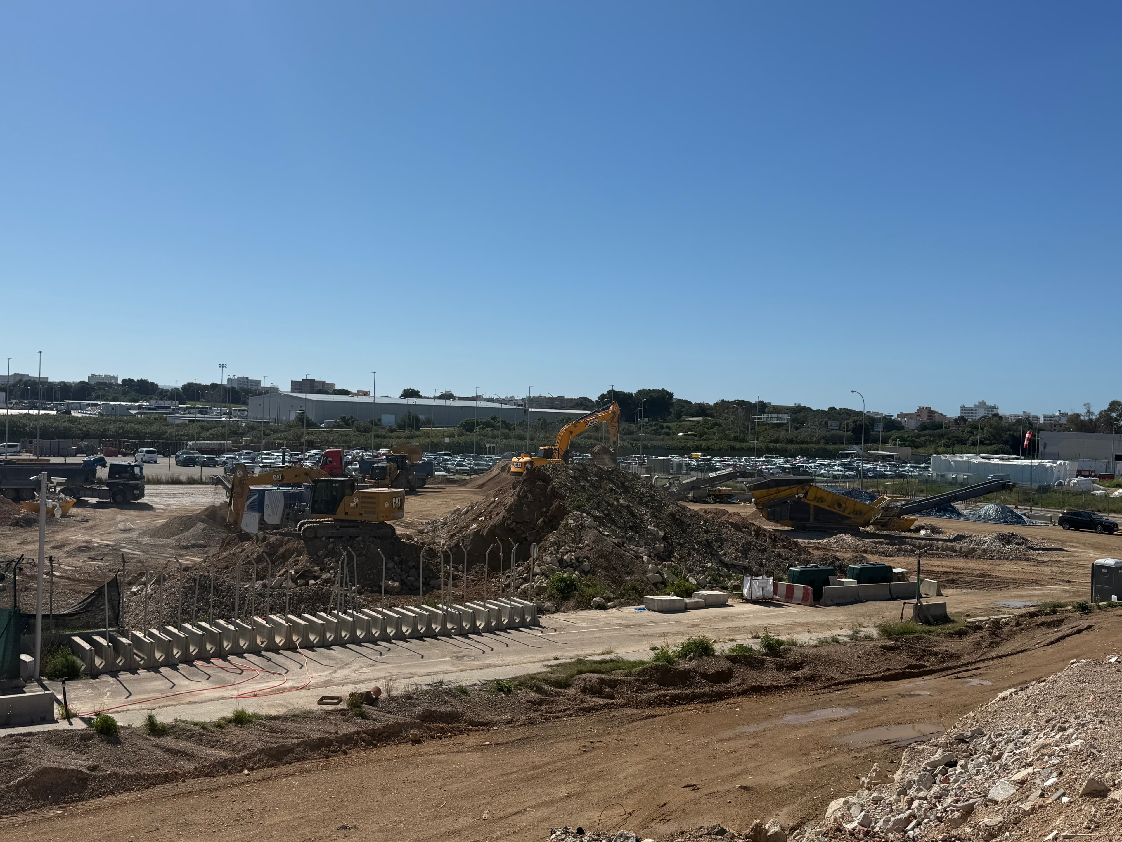 RECICLAJE DE MATERIAL DE DERRIBO EN EL AEROPUERTO DE PALMA miniatura 7