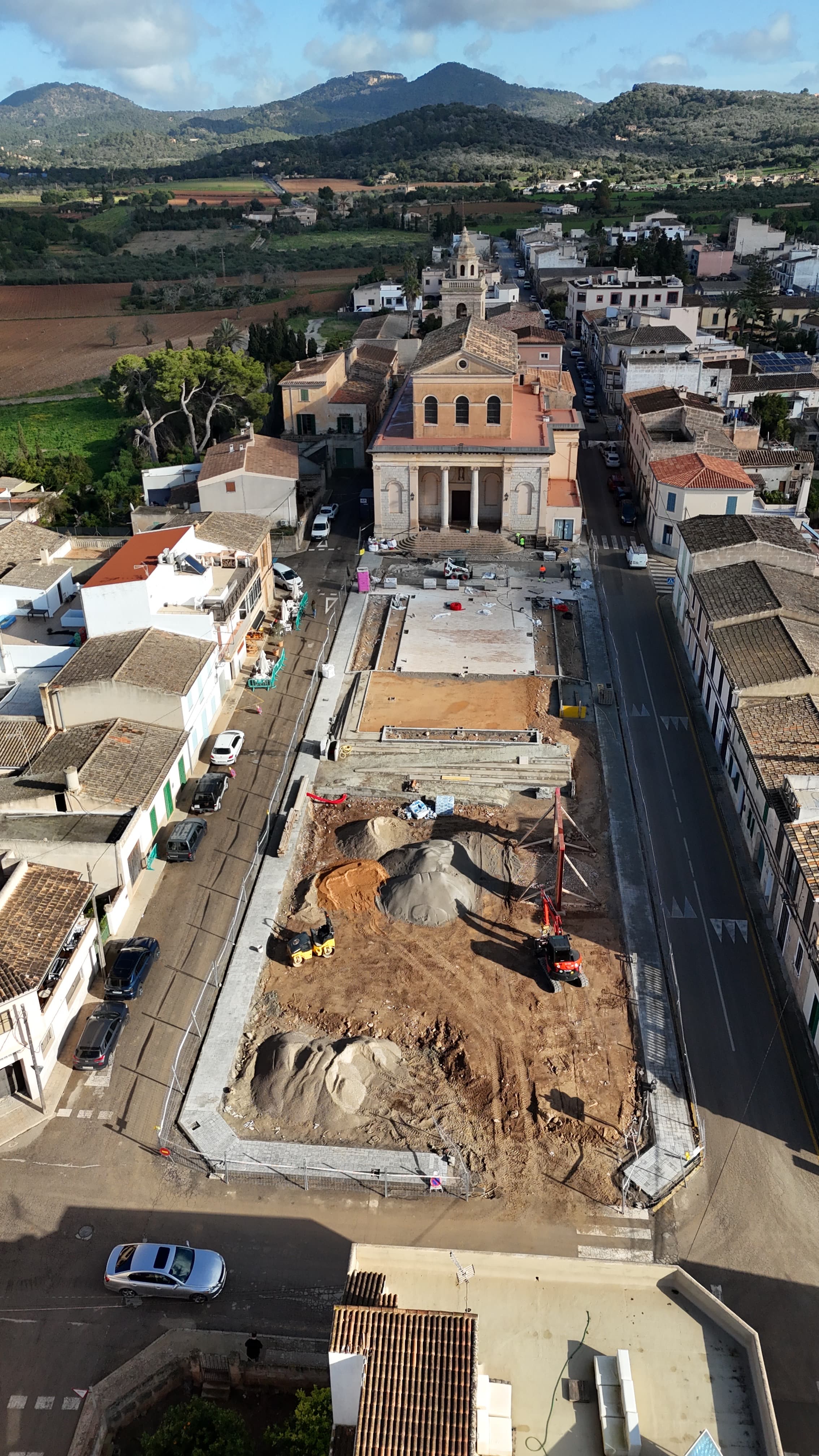TRANSFORMACIÓN DE LA PLAÇA DE L'ESGLÉSIA DE CAS CONCOS miniatura 9