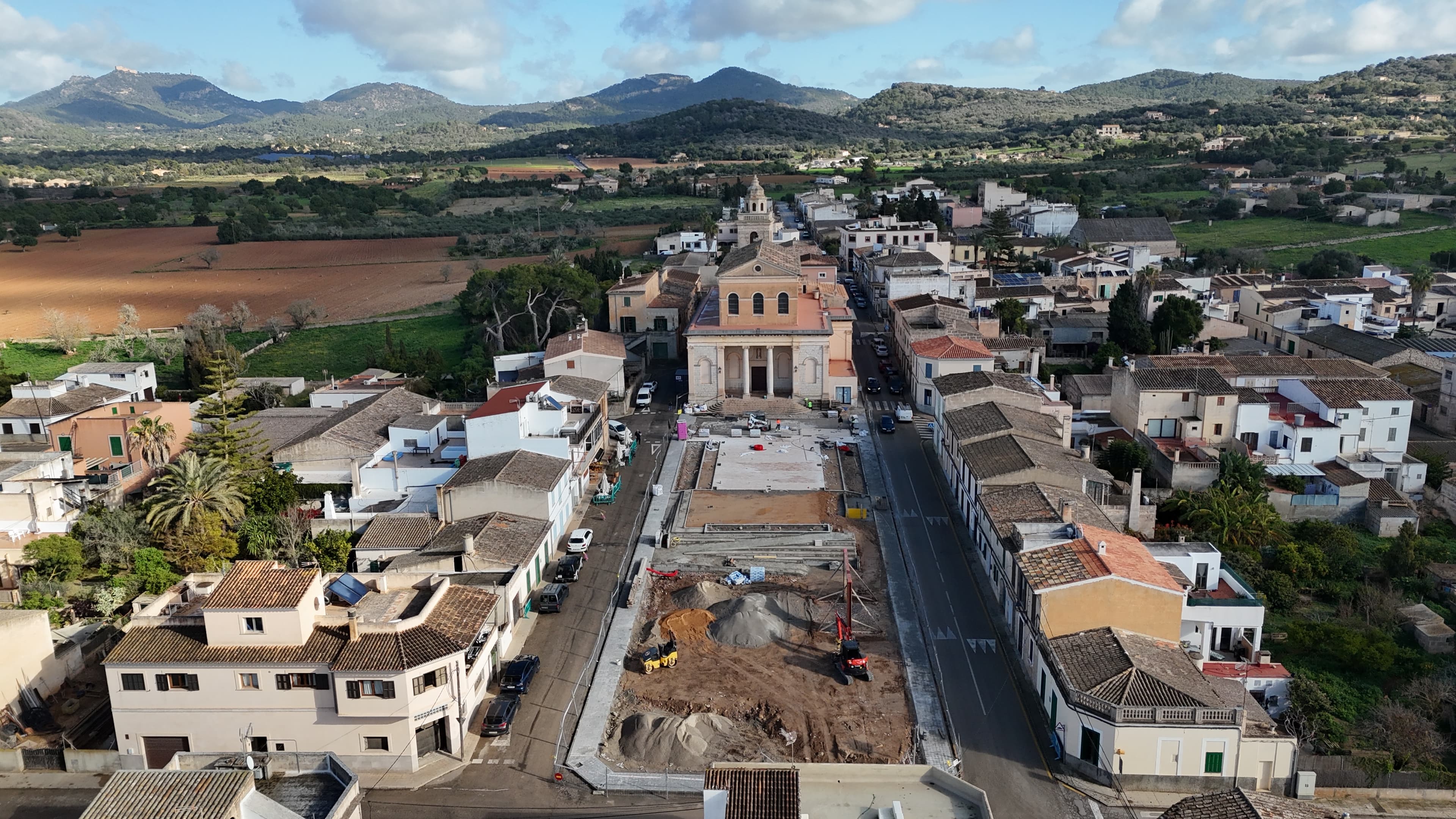 TRANSFORMACIÓN DE LA PLAÇA DE L'ESGLÉSIA DE CAS CONCOS miniatura 10