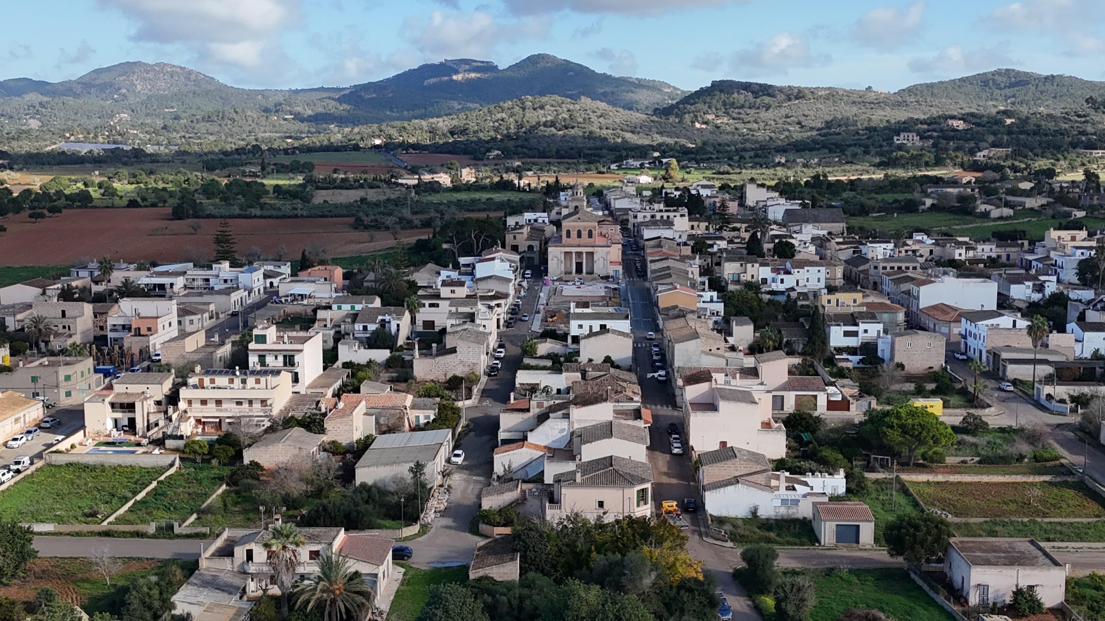 TRANSFORMACIÓN DE LA PLAÇA DE L'ESGLÉSIA DE CAS CONCOS miniatura 14