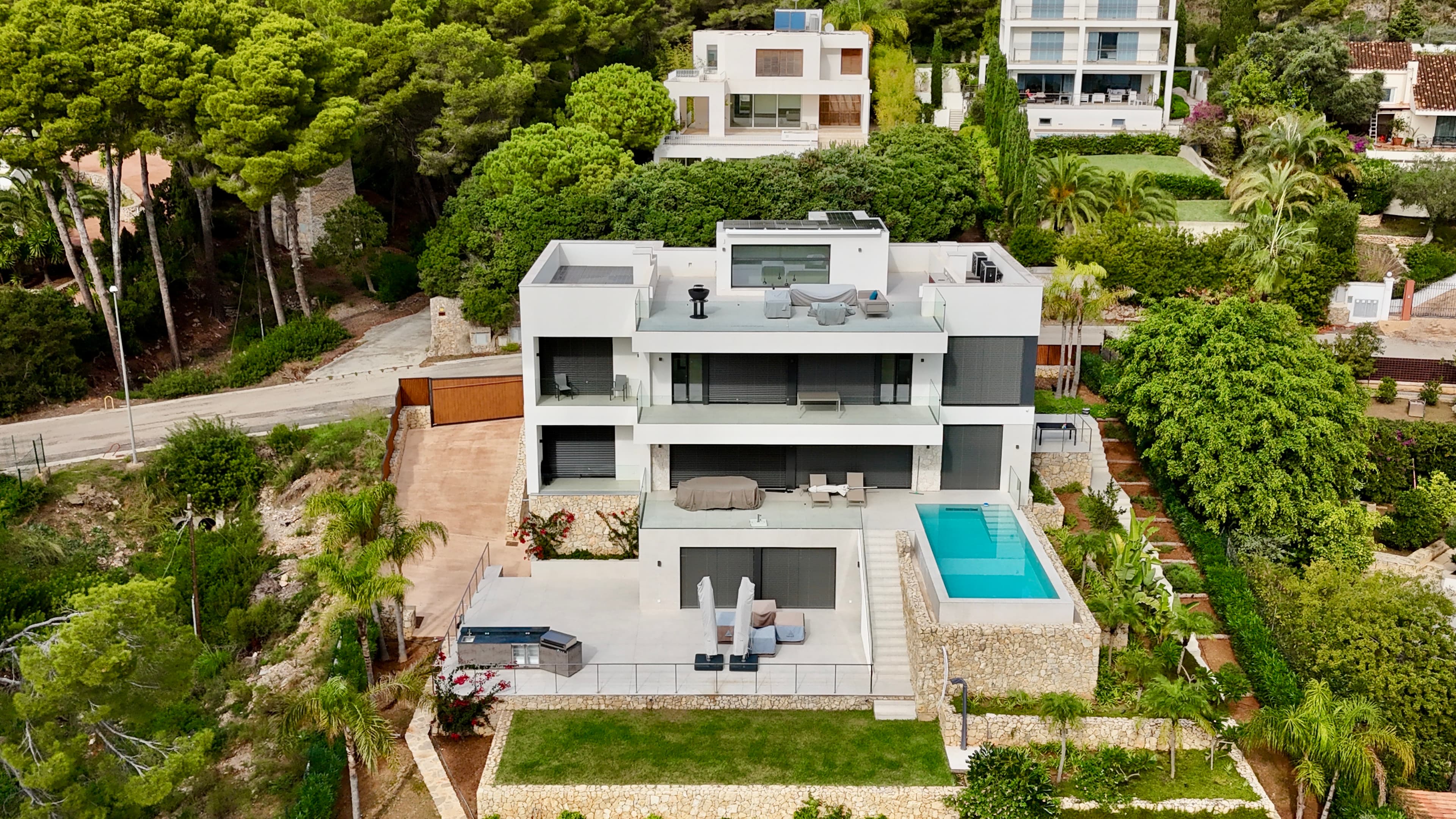 VIVIENDA DE GRANDES DIMENSIONES EN COSTA DE LOS PINOS miniatura 9