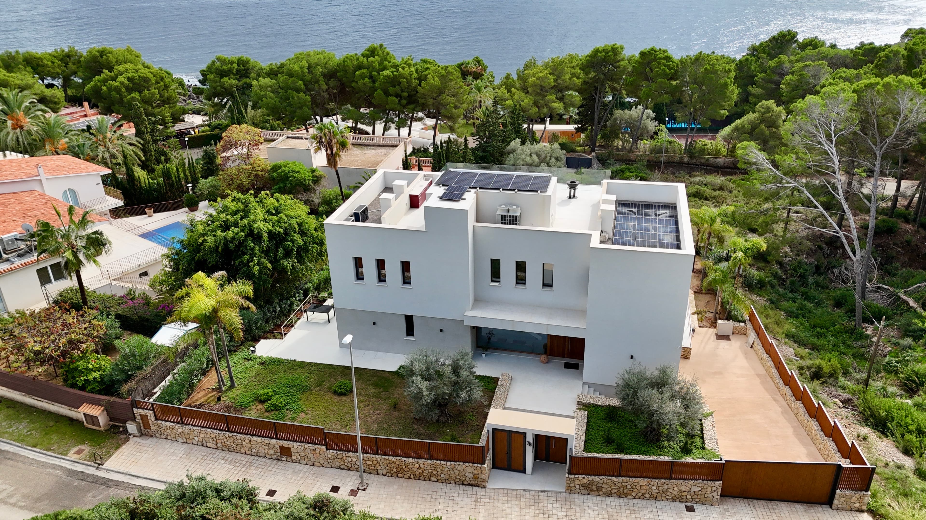 VIVIENDA DE GRANDES DIMENSIONES EN COSTA DE LOS PINOS miniatura 11