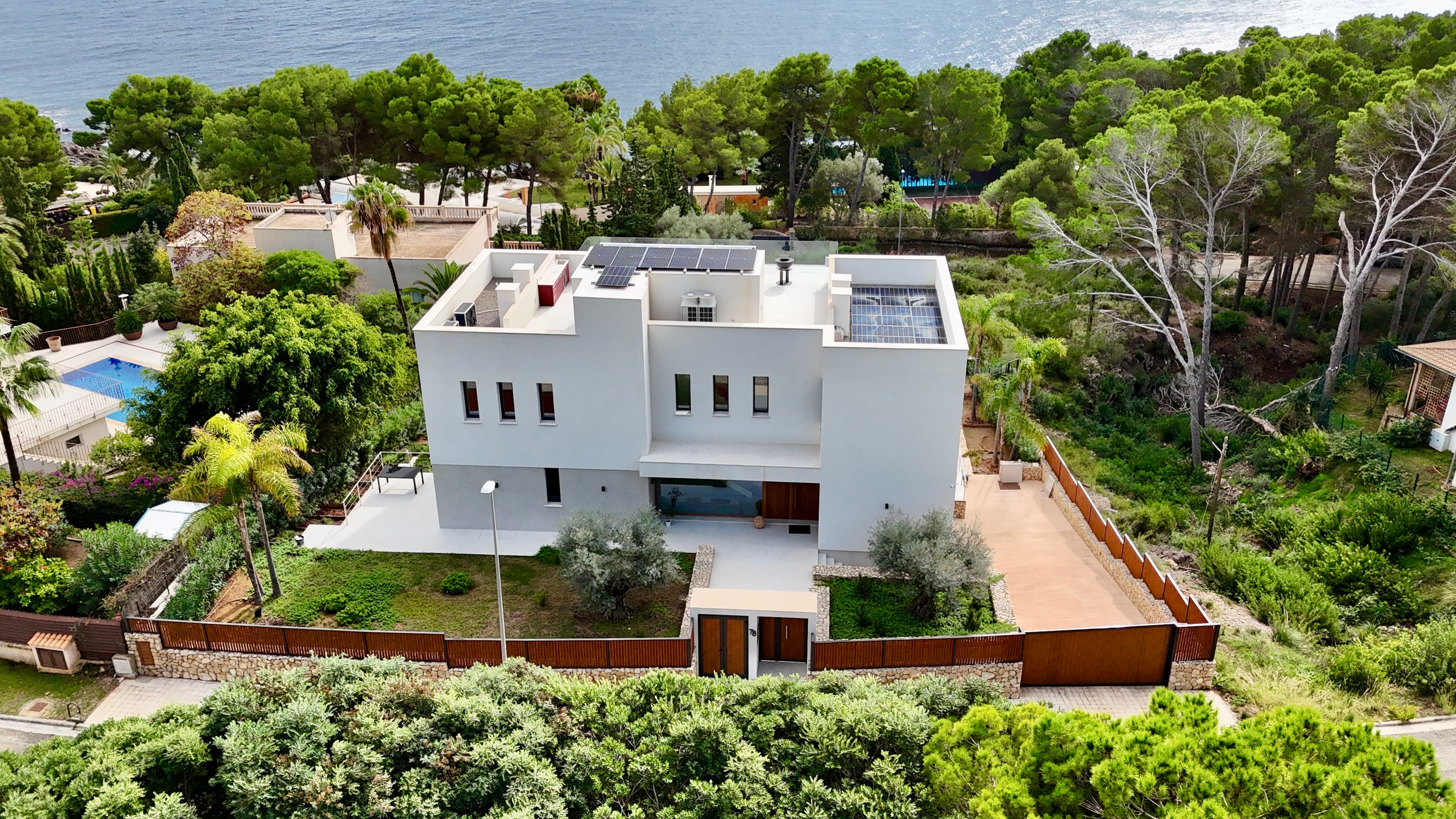 VIVIENDA DE GRANDES DIMENSIONES EN COSTA DE LOS PINOS miniatura 13