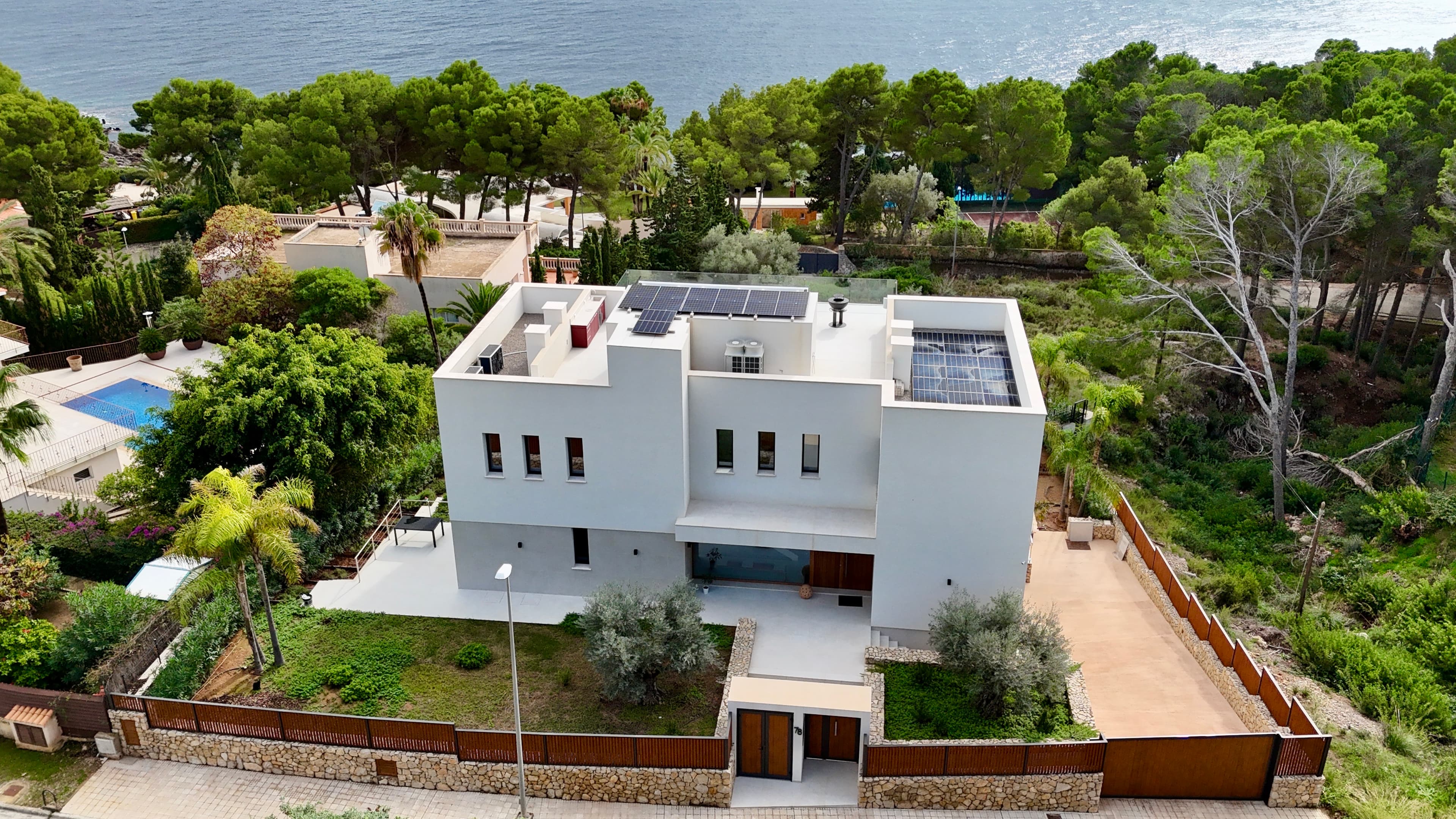 VIVIENDA DE GRANDES DIMENSIONES EN COSTA DE LOS PINOS miniatura 14