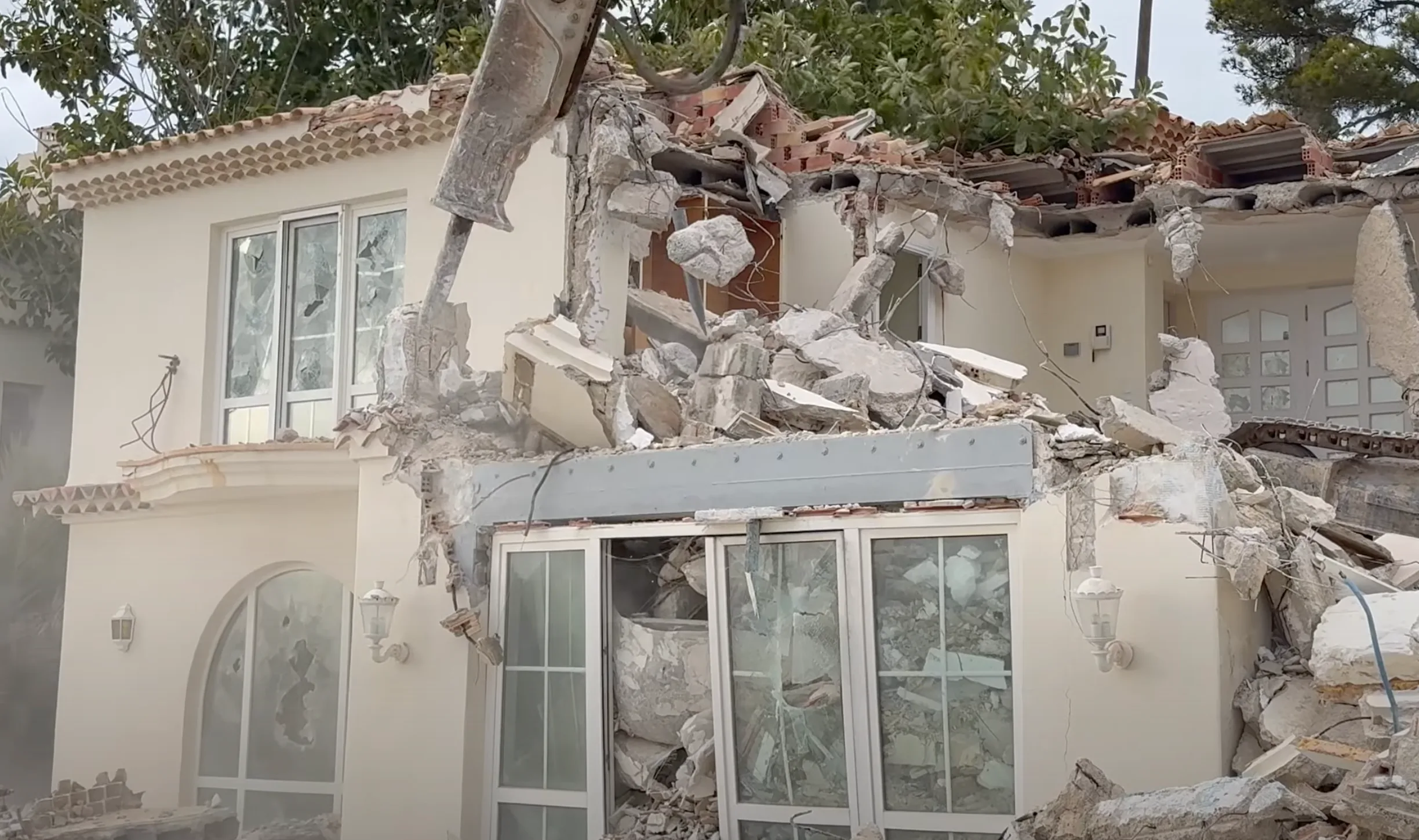 DEMOLICIÓN EN SANTA PONÇA miniatura 8