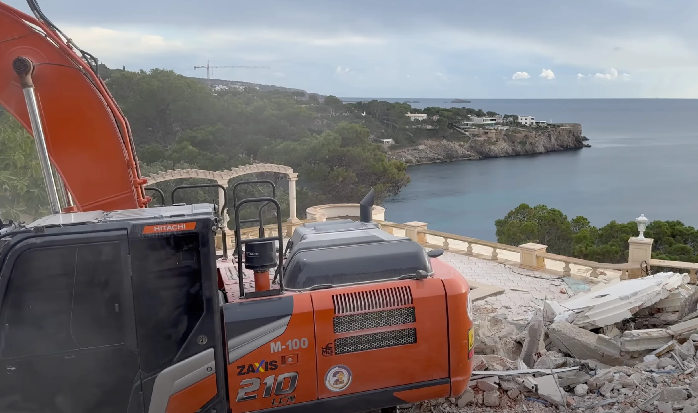 DEMOLICIÓN EN SANTA PONÇA miniatura 10