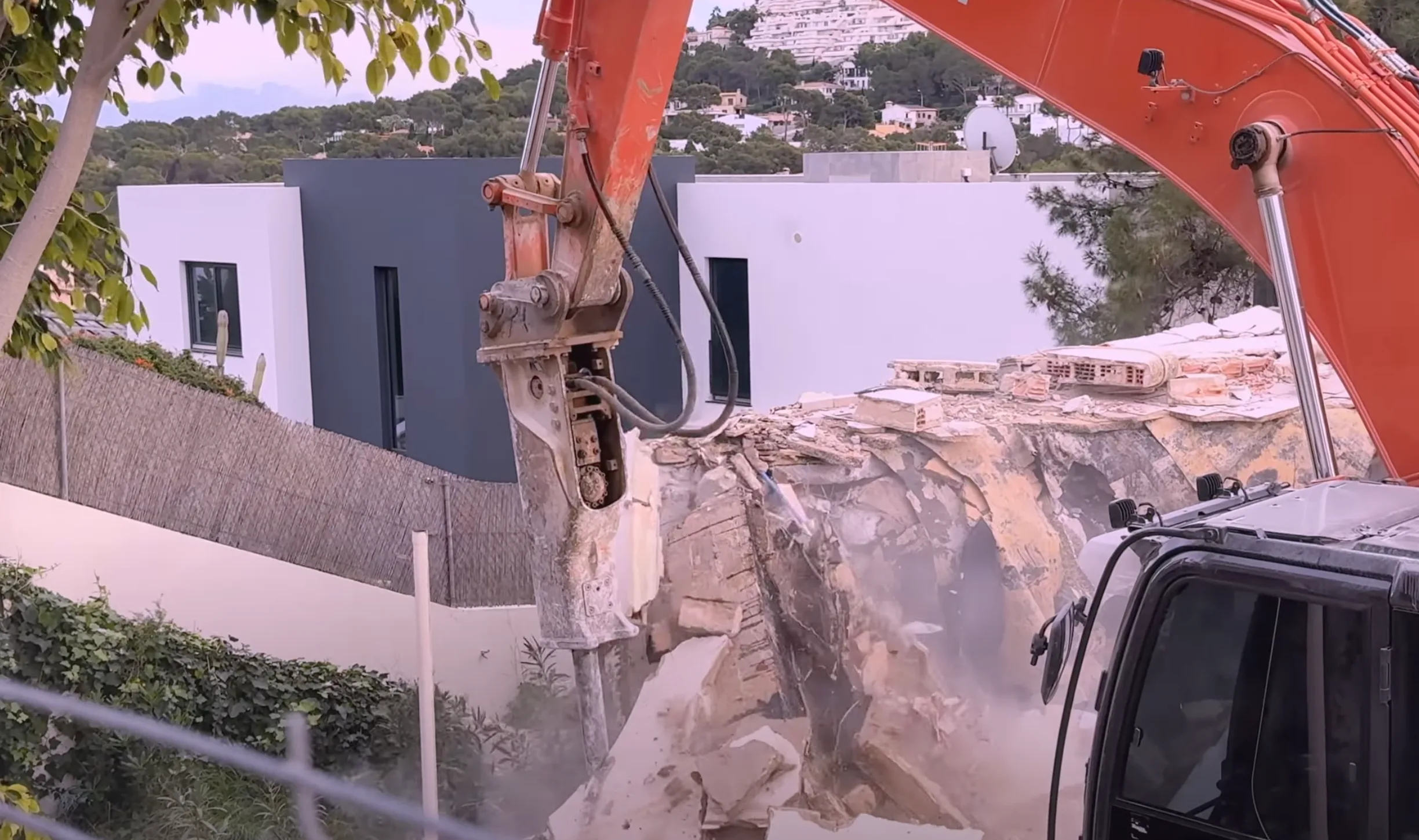 DEMOLICIÓN EN SANTA PONÇA miniatura 12