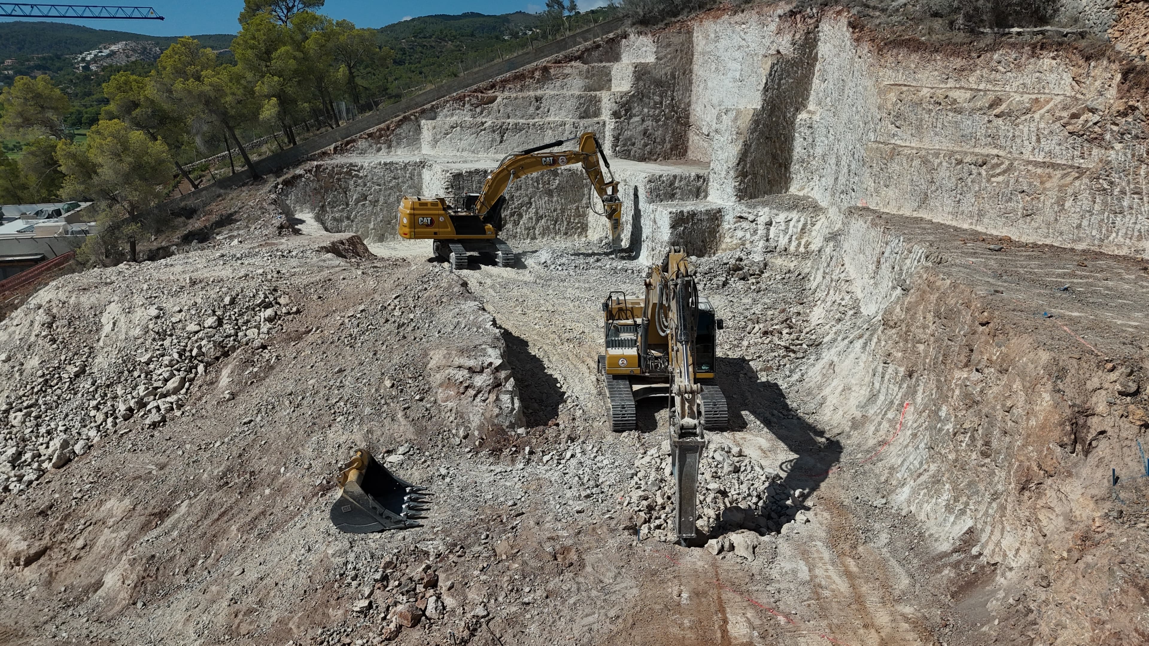 EXCAVACIÓN DE GRAN ENVERGADURA EN SON VIDA miniatura 18