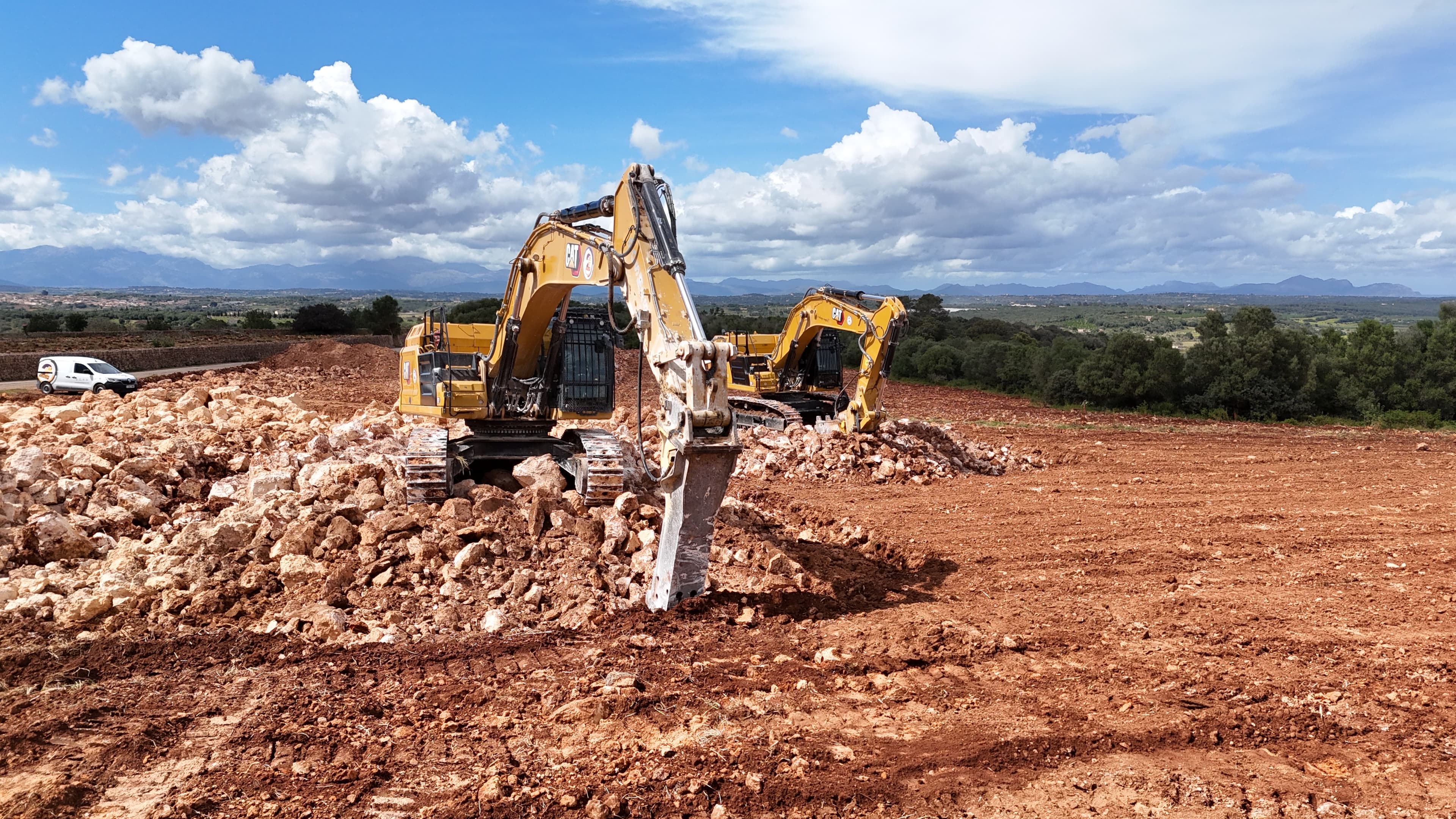PREPARACIÓN DE TERRENO PARA NUEVA VIÑA EN SON RIBOTET miniatura 3