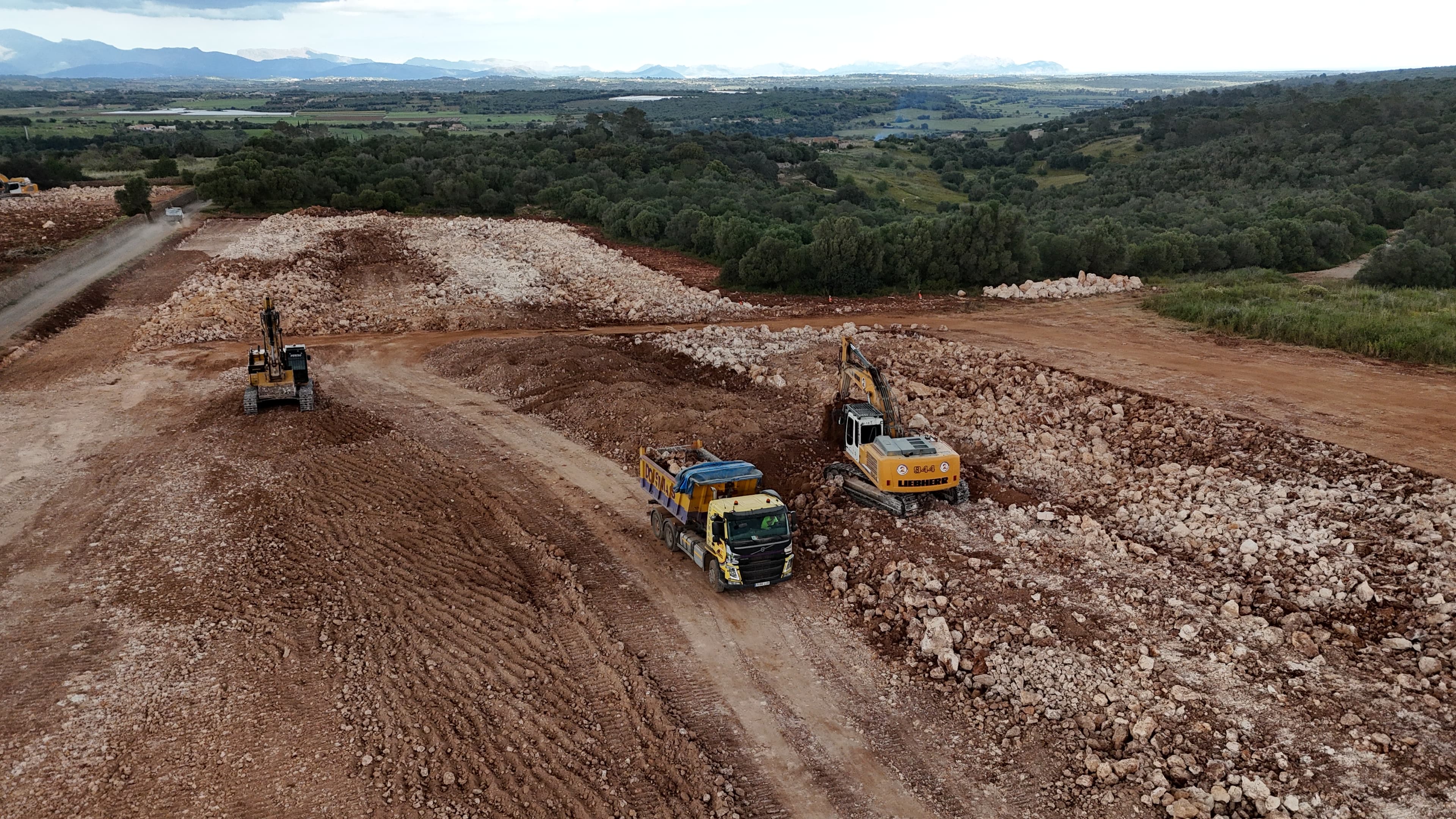 PREPARACIÓN DE TERRENO PARA NUEVA VIÑA EN SON RIBOTET miniatura 12