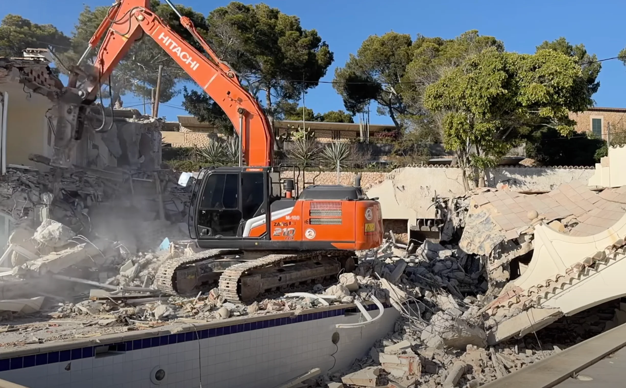 DEMOLICIÓN EN SANTA PONÇA
