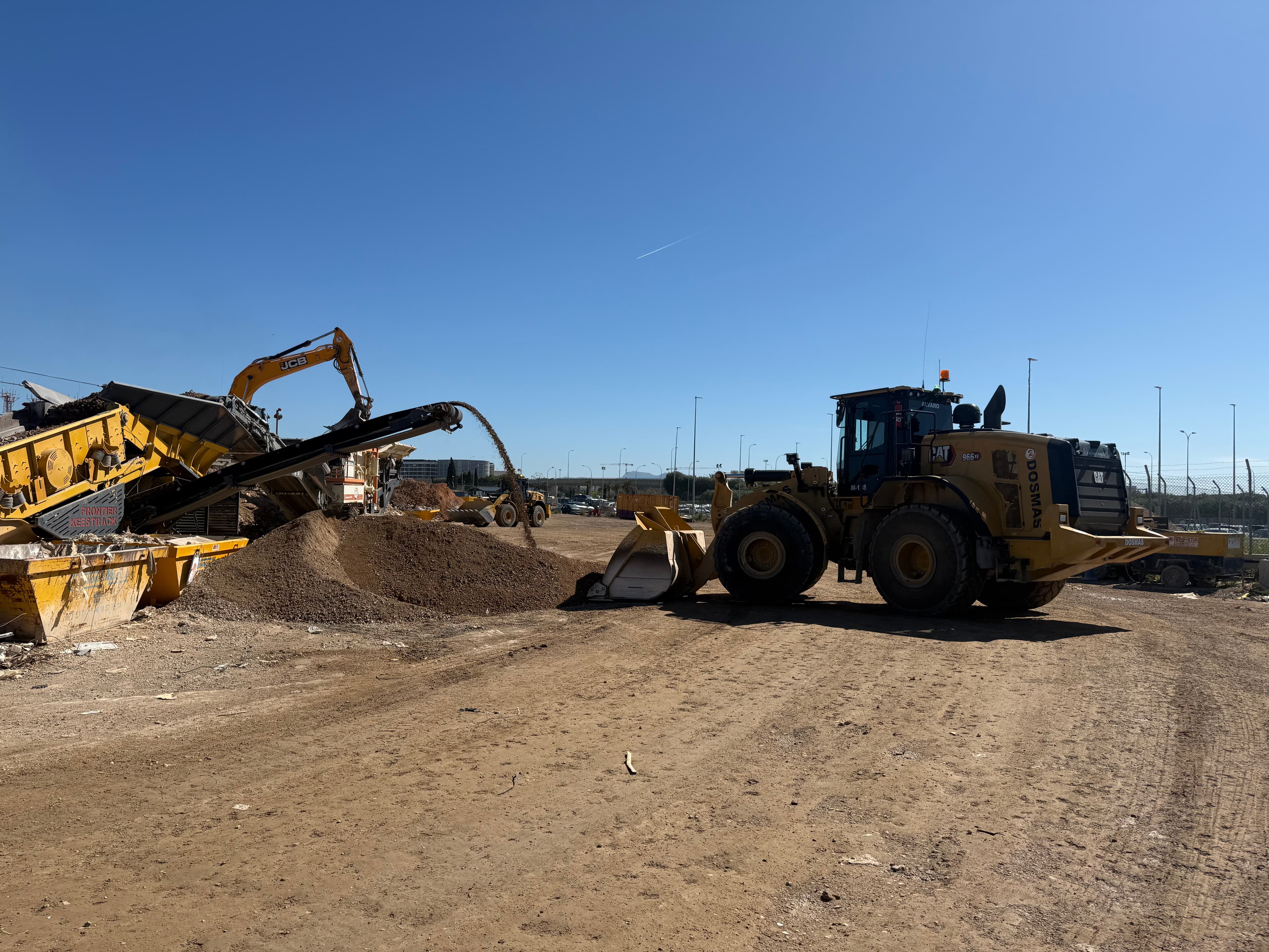 Machacas, cribado, zahorras y áridos